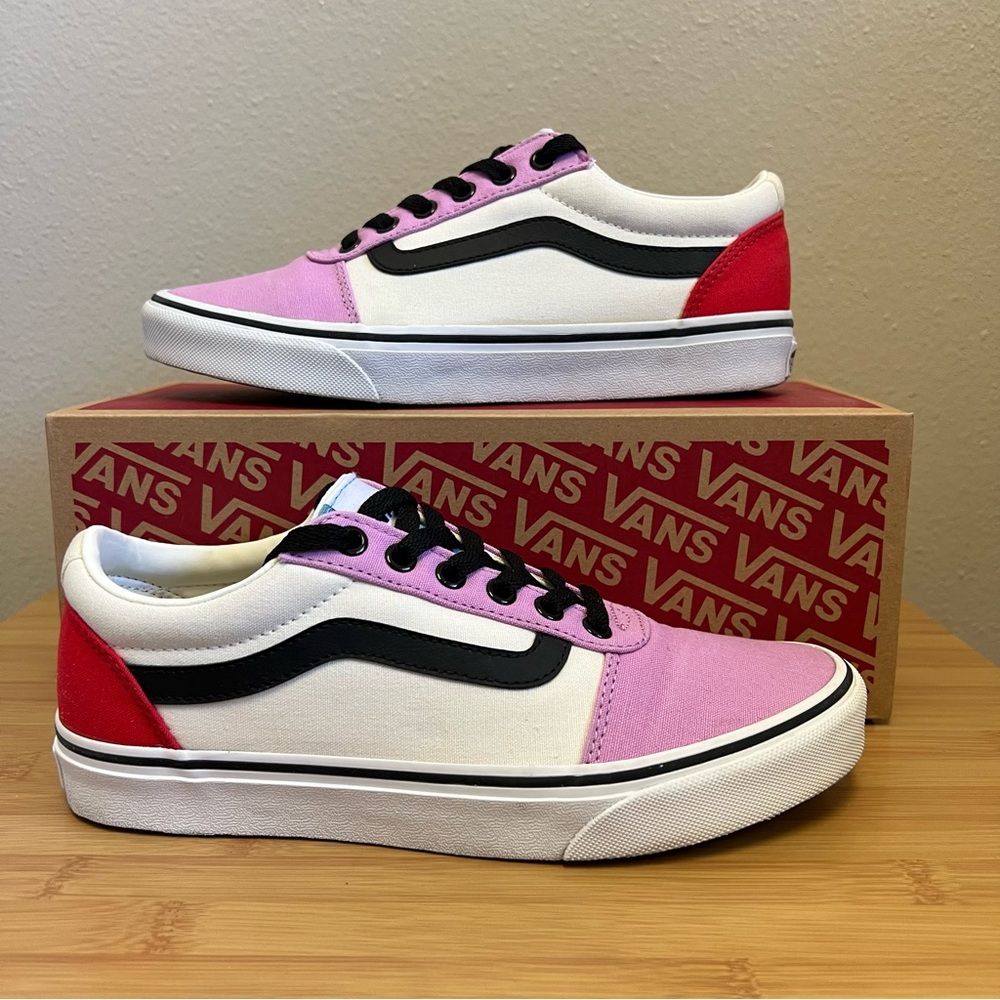 Vans “Ward” Color Block Sneaker - 8 Women’s